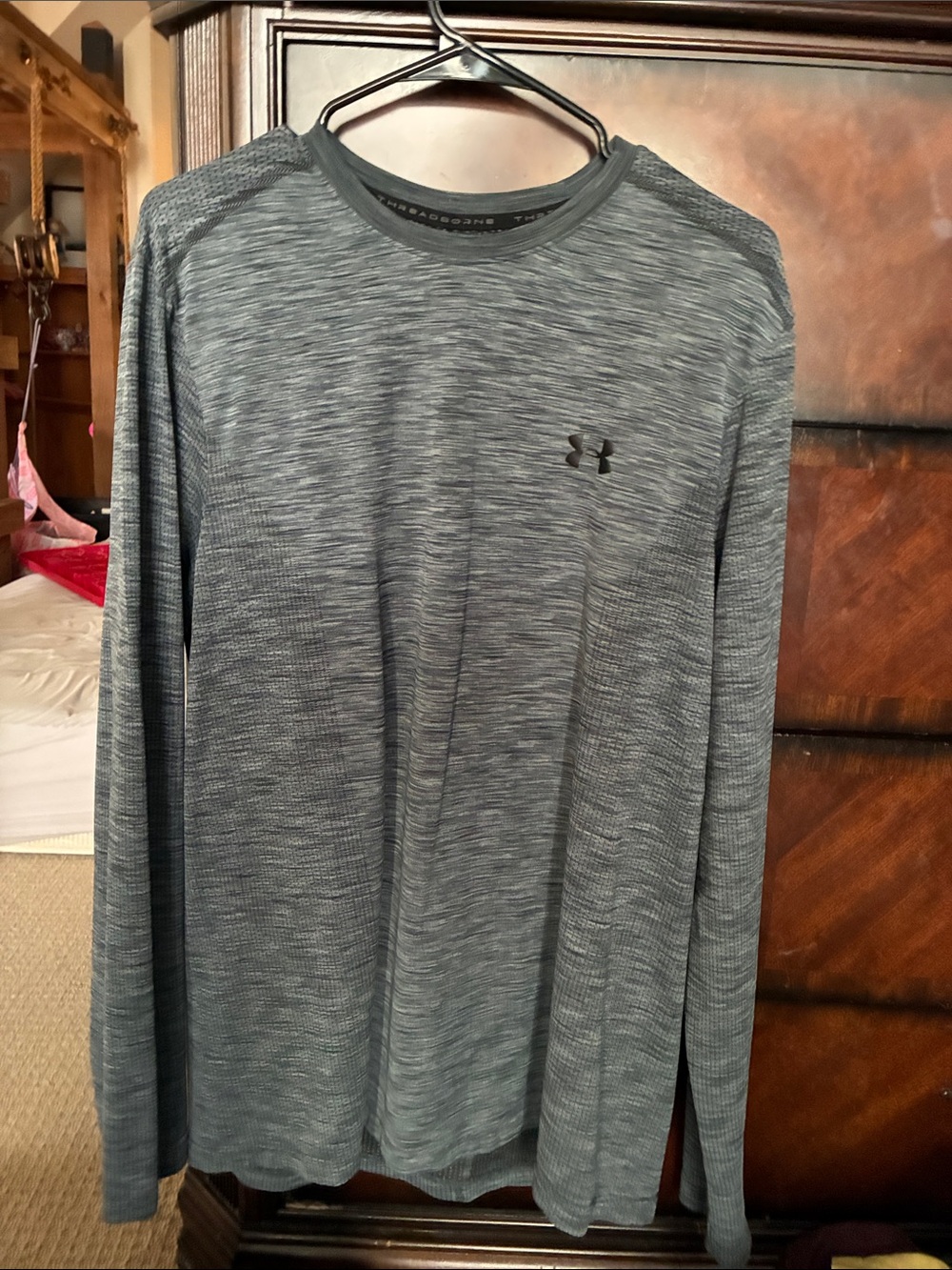 Under Armour Men's Long Sleeve Heathered Charcoal Performance Tee